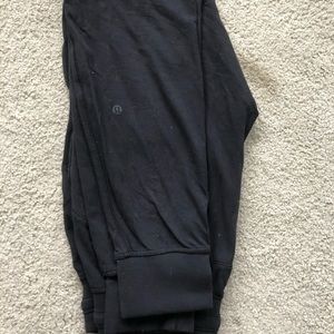 Size 4 women’s lululemon ready to rulu pant 29”